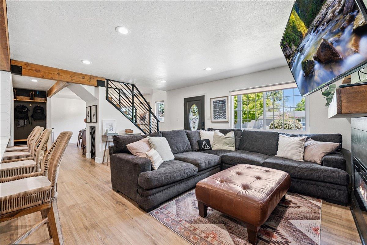 Detail Gallery Image 5 of 52 For 3428 Colvin Dr, Loomis,  CA 95650 - 4 Beds | 3 Baths