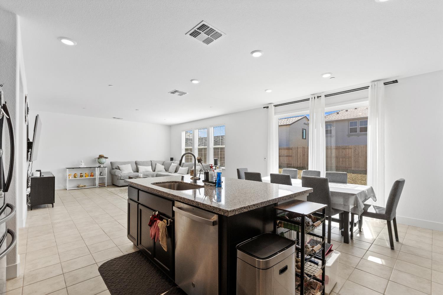 Detail Gallery Image 24 of 58 For 10224 Kilo Way, Elk Grove,  CA 95757 - 5 Beds | 4 Baths