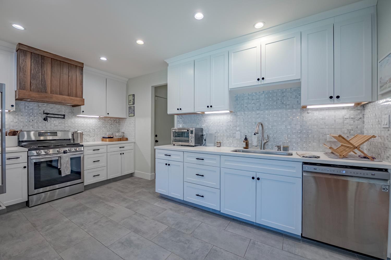 Detail Gallery Image 18 of 42 For 400 E 21st St, Merced,  CA 95340 - 3 Beds | 1/1 Baths