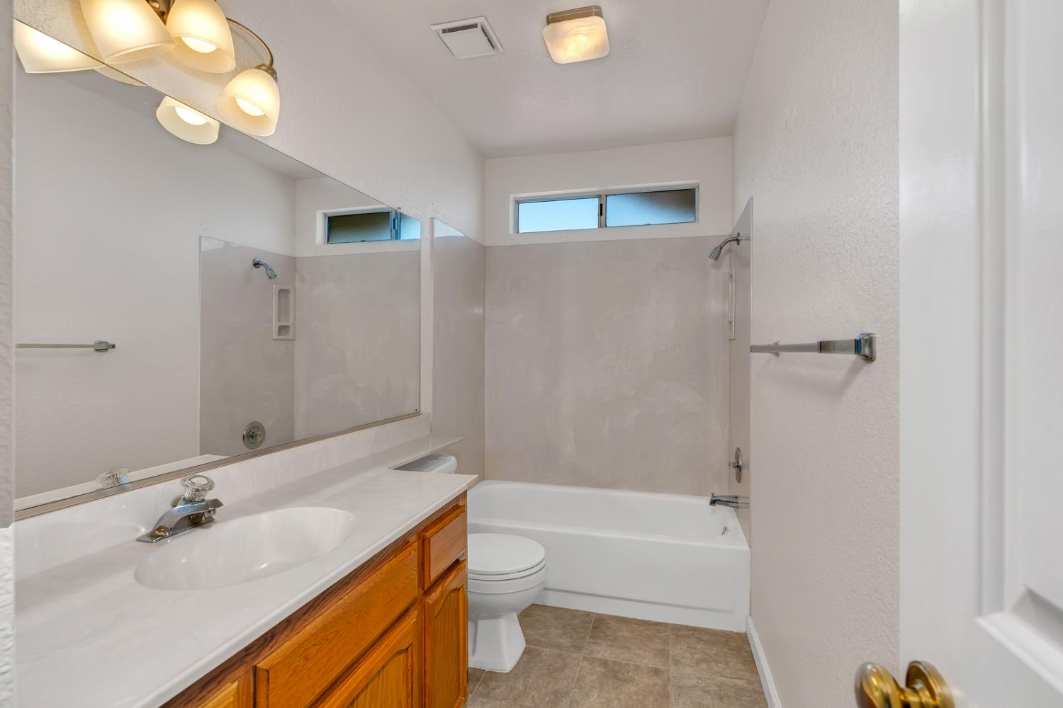 Detail Gallery Image 27 of 58 For 92 Tangelo St, Los Banos,  CA 93635 - 3 Beds | 2/1 Baths
