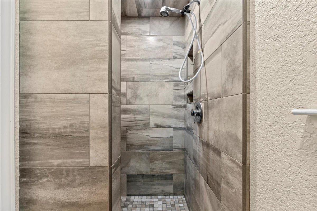 Detail Gallery Image 21 of 34 For 1300 Grover Dr, Modesto,  CA 95351 - 3 Beds | 2/1 Baths