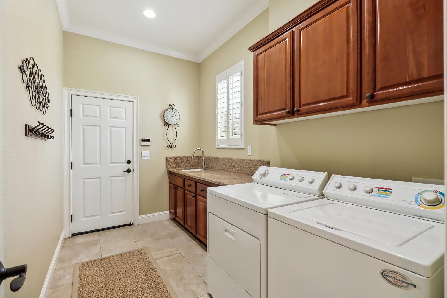 Detail Gallery Image 29 of 59 For 9661 Clos Du Lac Cir, Loomis,  CA 95650 - 4 Beds | 4/1 Baths