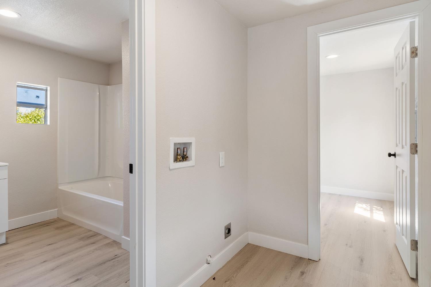 Detail Gallery Image 2 of 15 For 828 Olivina Ave 11, Livermore,  CA 94551 - 2 Beds | 1/1 Baths