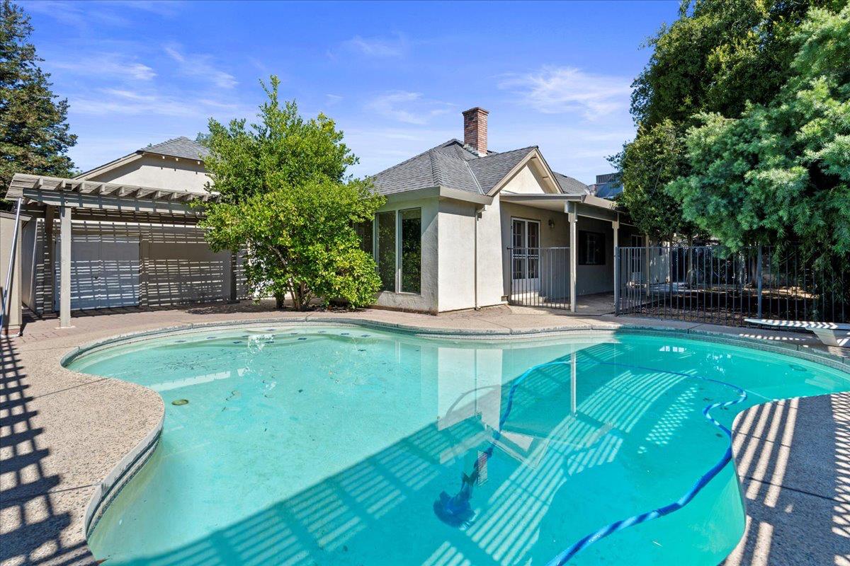 Detail Gallery Image 27 of 34 For 1300 Grover Dr, Modesto,  CA 95351 - 3 Beds | 2/1 Baths