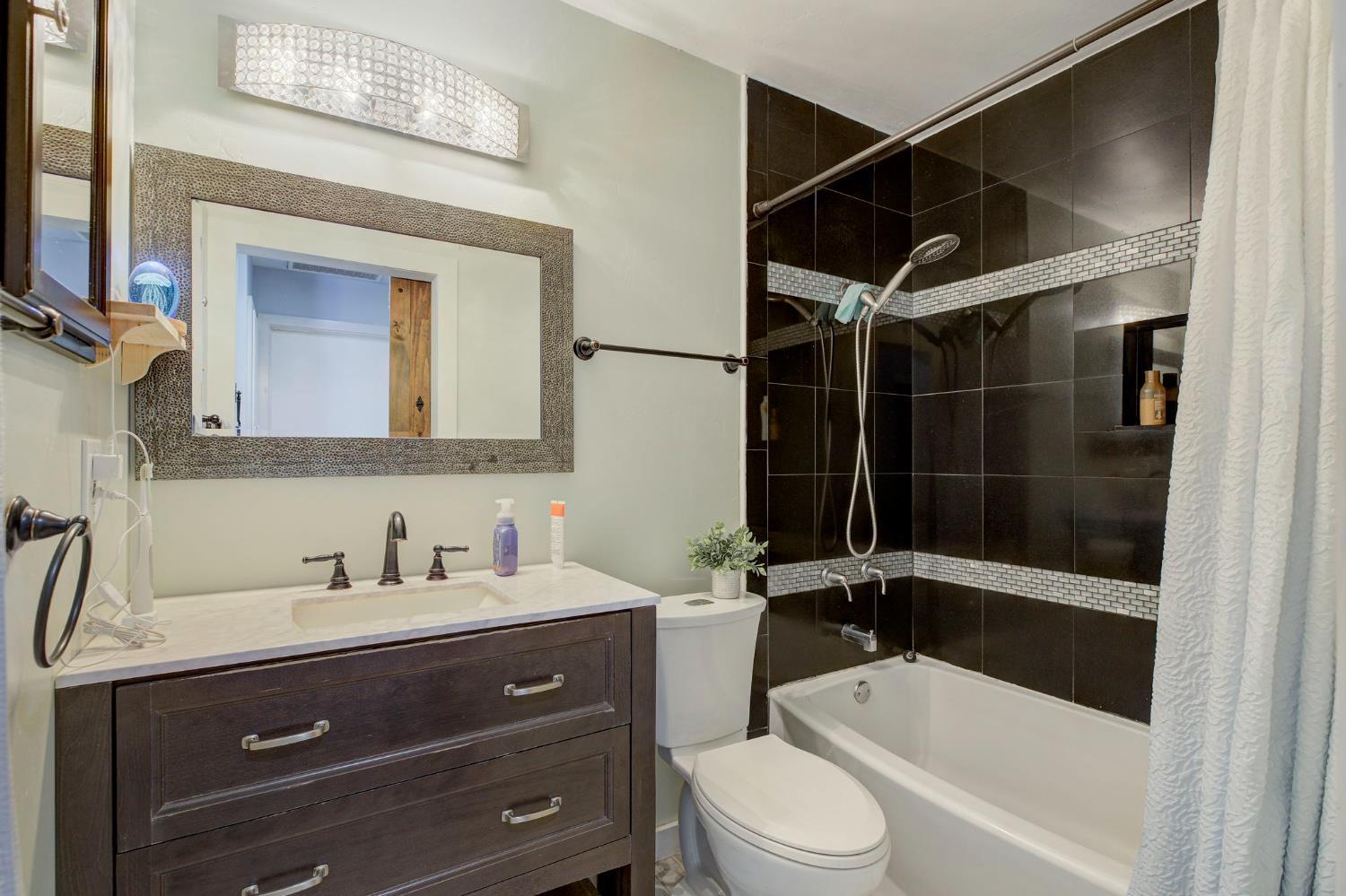 Detail Gallery Image 20 of 29 For 5112 Rabeneck Way, Fair Oaks,  CA 95628 - 3 Beds | 1 Baths