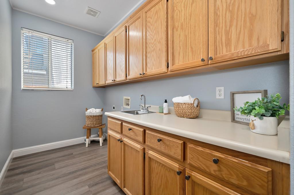 Detail Gallery Image 27 of 51 For 9567 Diamond Point Ln, Elk Grove,  CA 95758 - 4 Beds | 2/1 Baths