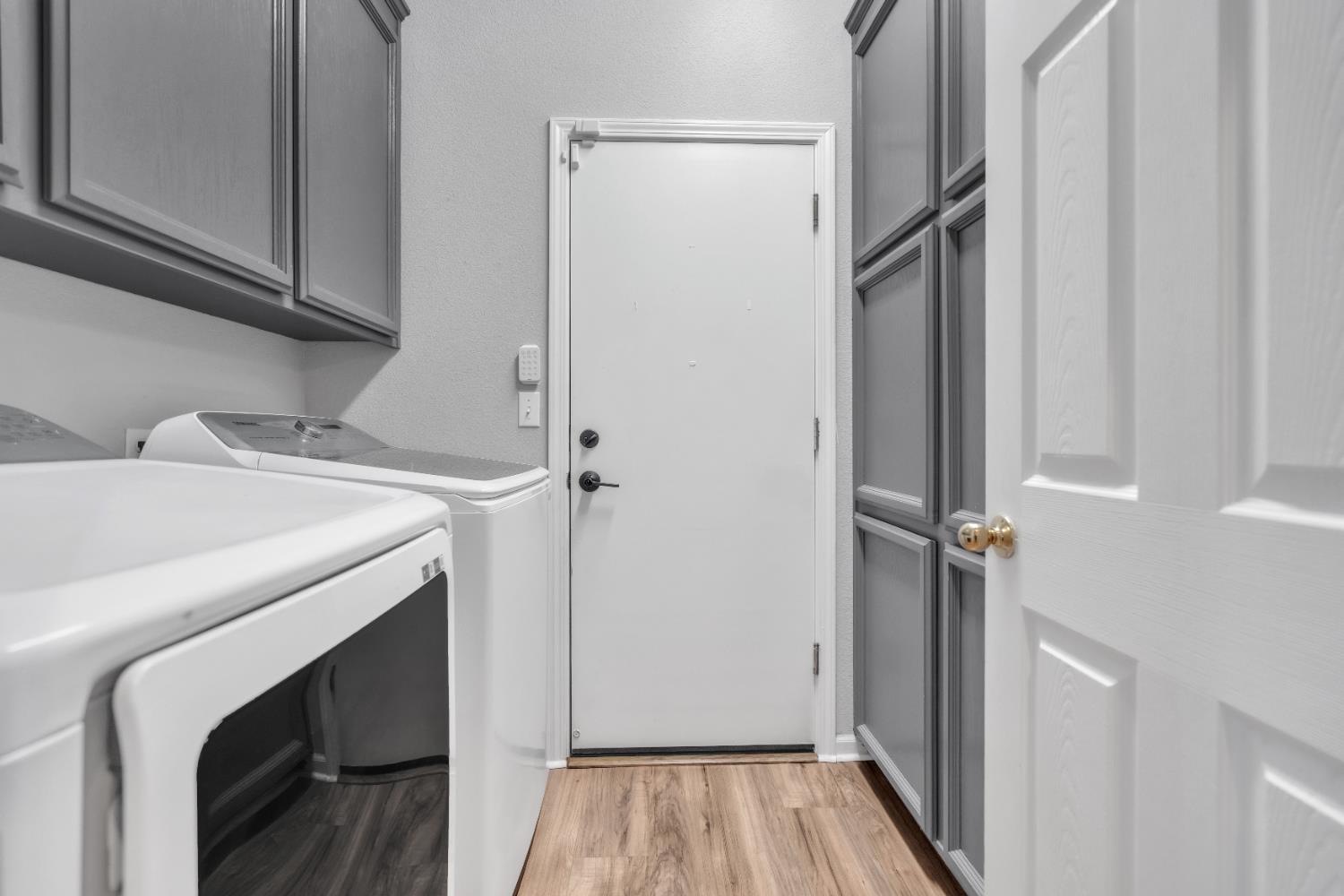 Detail Gallery Image 13 of 33 For 10451 Canadeo Cir, Elk Grove,  CA 95757 - 3 Beds | 2 Baths