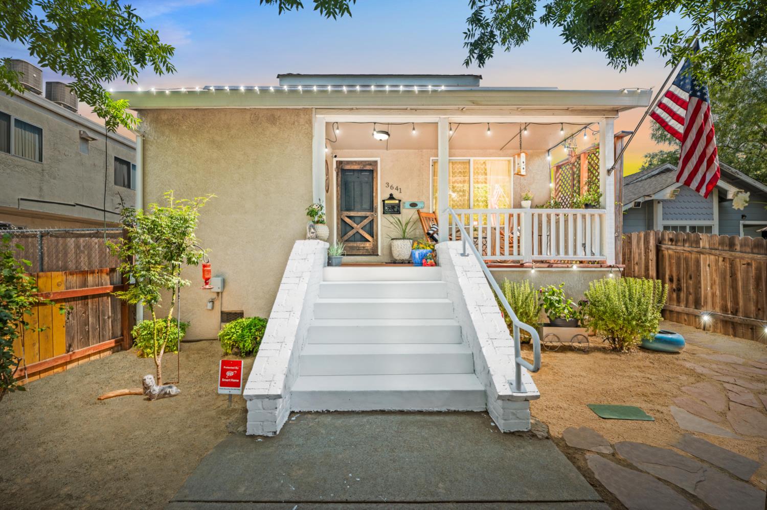 Detail Gallery Image 1 of 63 For 3641 5th Ave, Sacramento,  CA 95817 - 3 Beds | 1/1 Baths