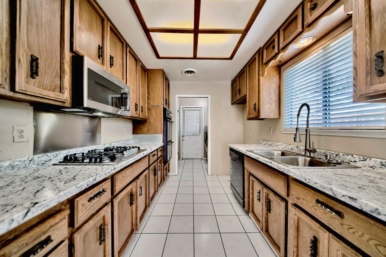 Detail Gallery Image 16 of 79 For 1516 Palmdale Dr, Modesto,  CA 95355 - 3 Beds | 2 Baths