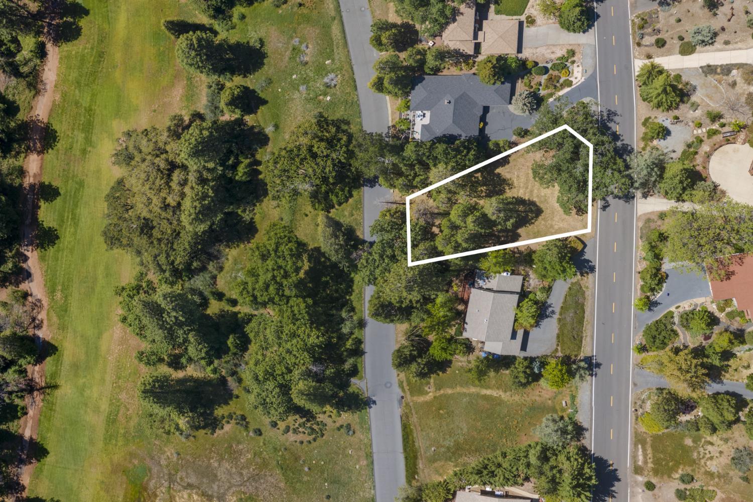 Detail Gallery Image 9 of 17 For 533 Forest Meadows Dr, Murphys,  CA 95247 - – Beds | – Baths