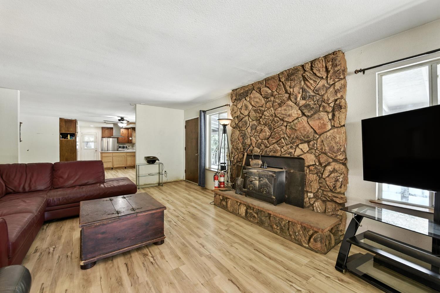 Detail Gallery Image 12 of 61 For 2421 Pepper Ln, Shingle Springs,  CA 95682 - 4 Beds | 2 Baths