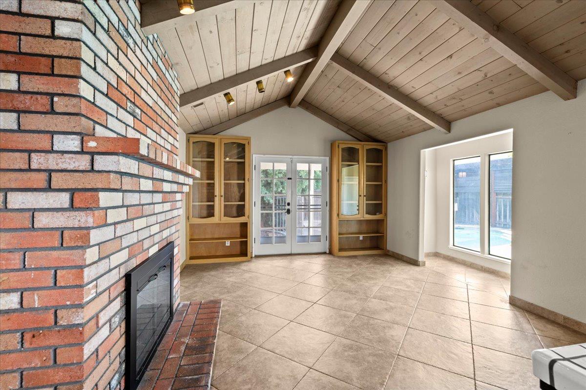 Detail Gallery Image 7 of 34 For 1300 Grover Dr, Modesto,  CA 95351 - 3 Beds | 2/1 Baths