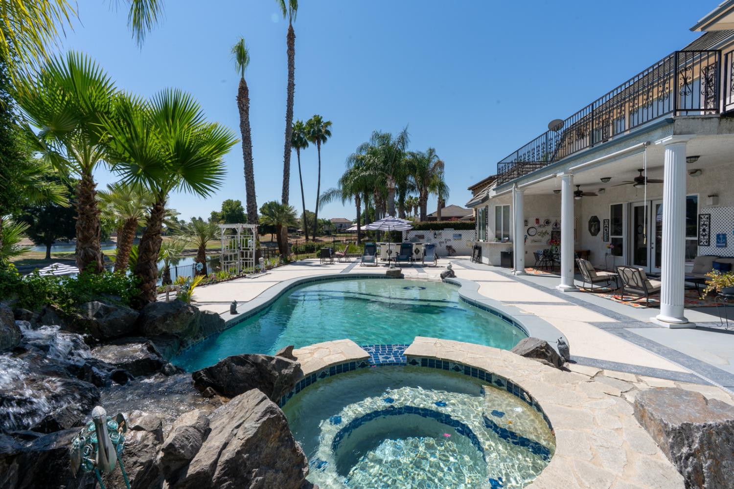 Detail Gallery Image 7 of 96 For 6663 Desert Springs St, Chowchilla,  CA 93610 - 5 Beds | 4 Baths