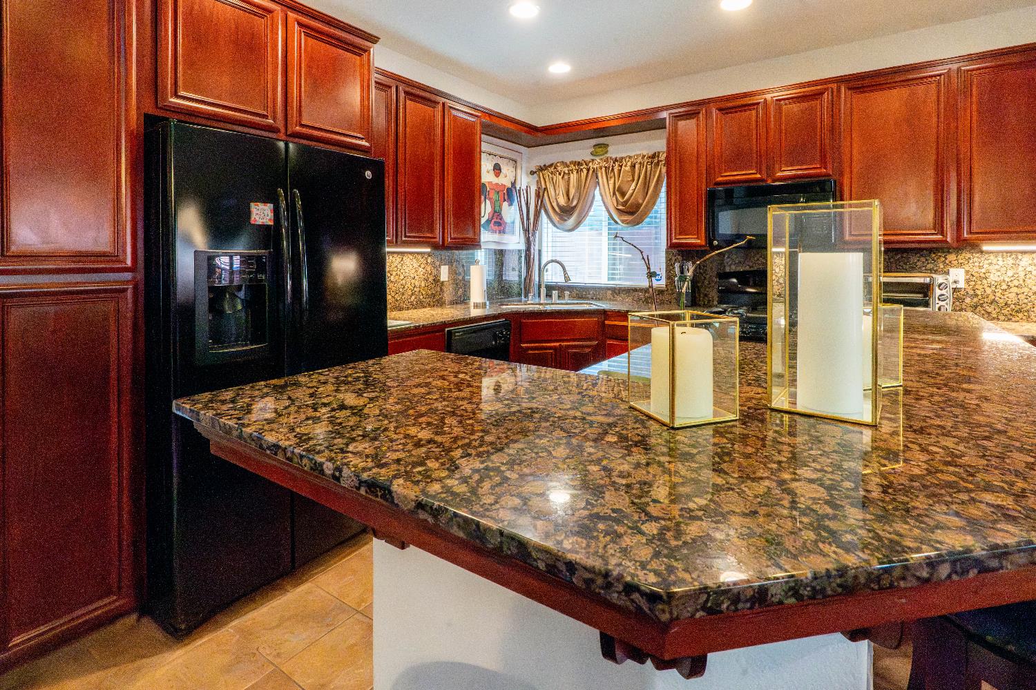 Detail Gallery Image 10 of 59 For 5738 Holbrook Dr, Riverbank,  CA 95367 - 4 Beds | 2/1 Baths