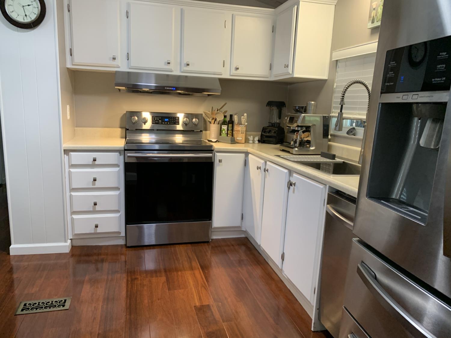 Detail Gallery Image 9 of 54 For 4901 Gardendell Rd, Sacramento,  CA 95834 - 2 Beds | 2 Baths