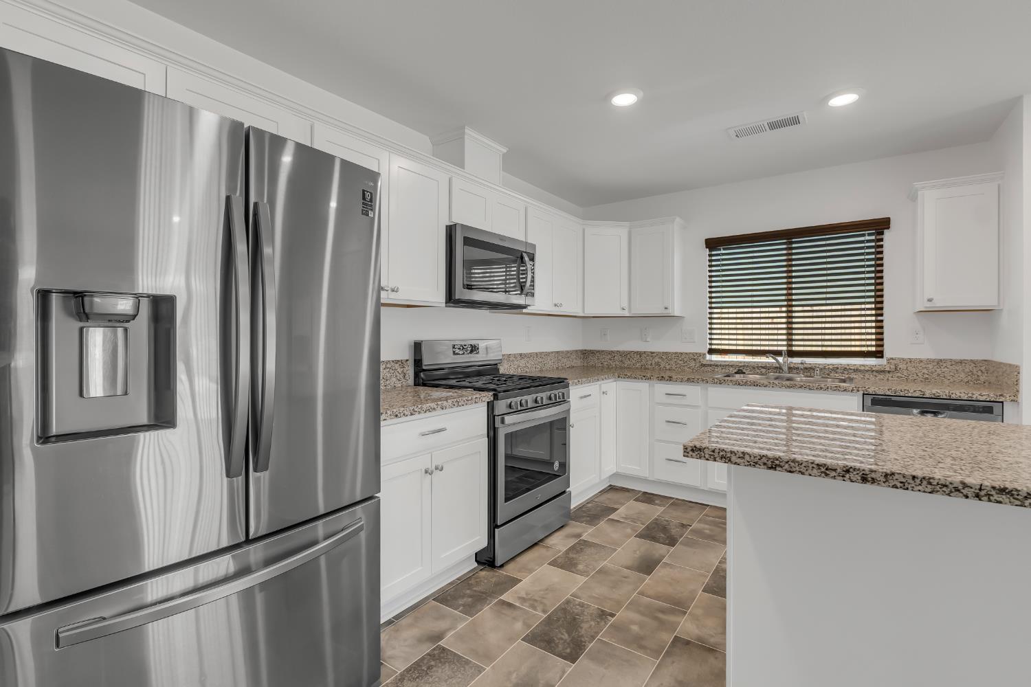 Detail Gallery Image 14 of 32 For 20 Mineral Way, Oroville,  CA 95965 - 4 Beds | 2 Baths