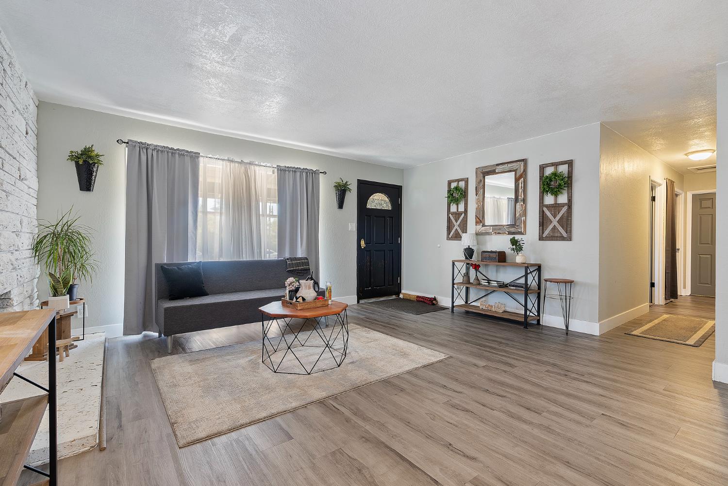 Detail Gallery Image 6 of 37 For 26147 Stryker St, Hayward,  CA 94545 - 3 Beds | 2 Baths