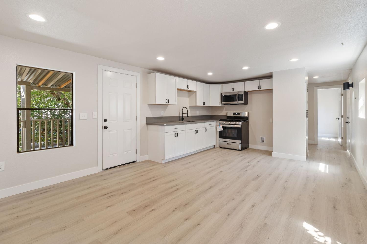 Detail Gallery Image 12 of 15 For 828 Olivina Ave 11, Livermore,  CA 94551 - 2 Beds | 1/1 Baths