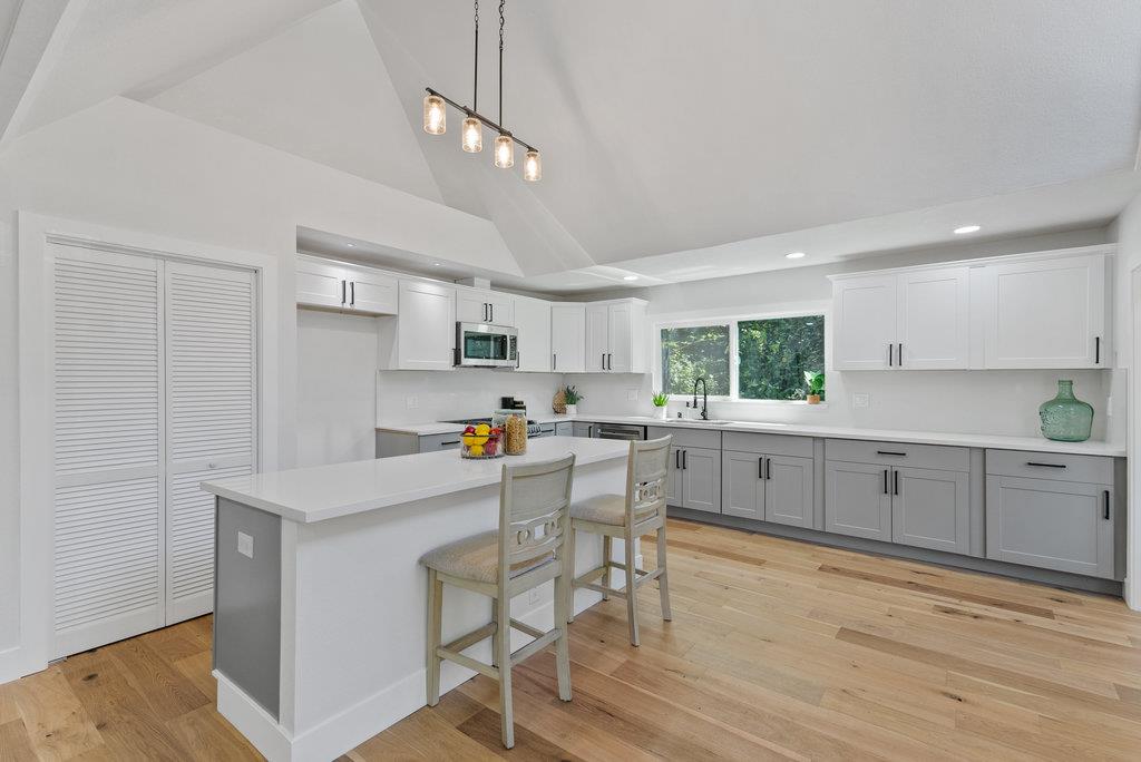 Detail Gallery Image 8 of 32 For 610 Nestora Ave, Aptos,  CA 95003 - 3 Beds | 2 Baths