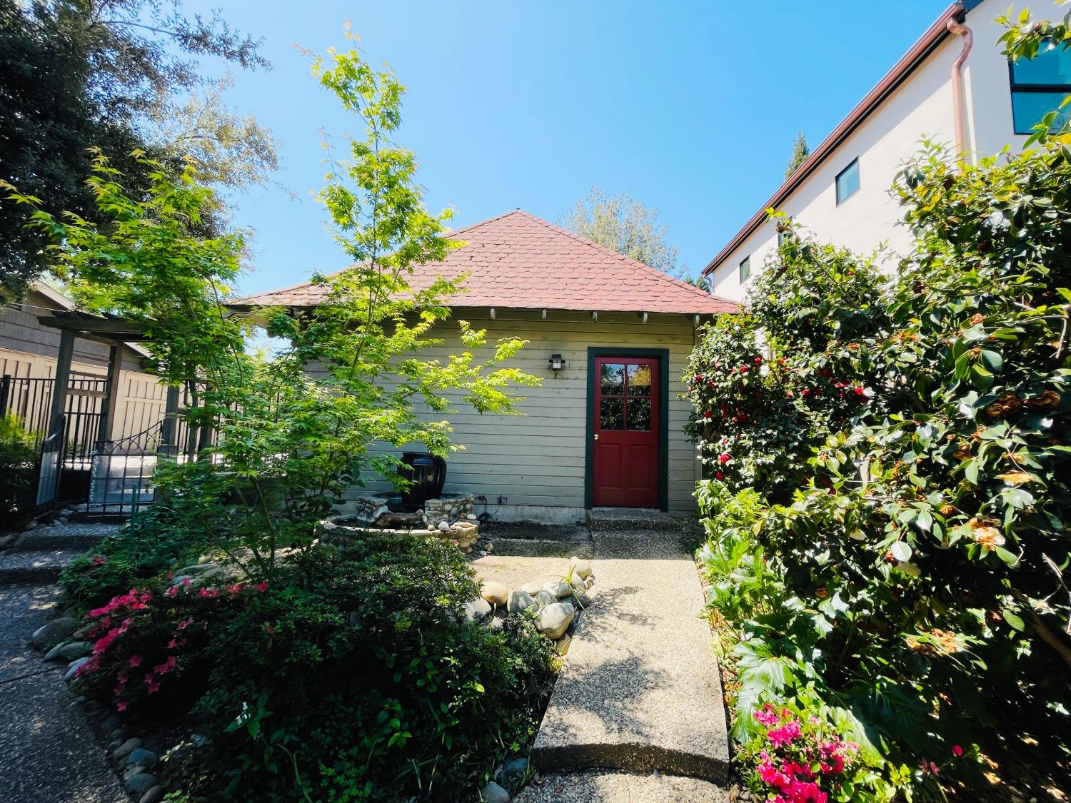 Detail Gallery Image 5 of 45 For 4016 Ridge St, Fair Oaks,  CA 95628 - 4 Beds | 2/1 Baths