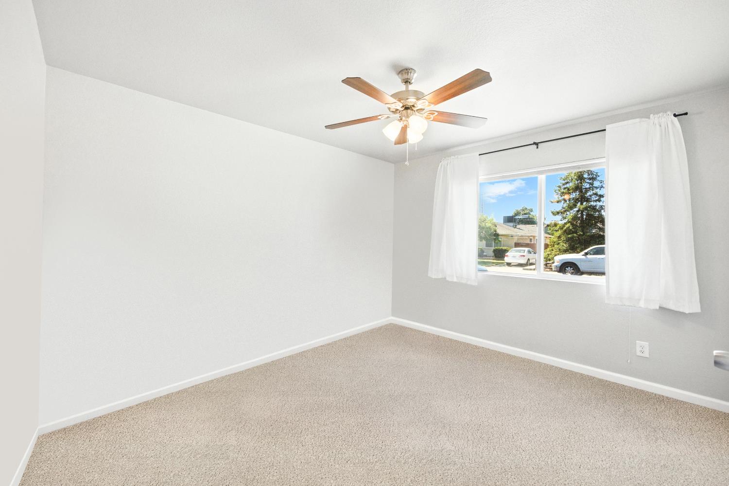 Detail Gallery Image 21 of 49 For 6147 Orsi Cir, Carmichael,  CA 95608 - 4 Beds | 2/1 Baths