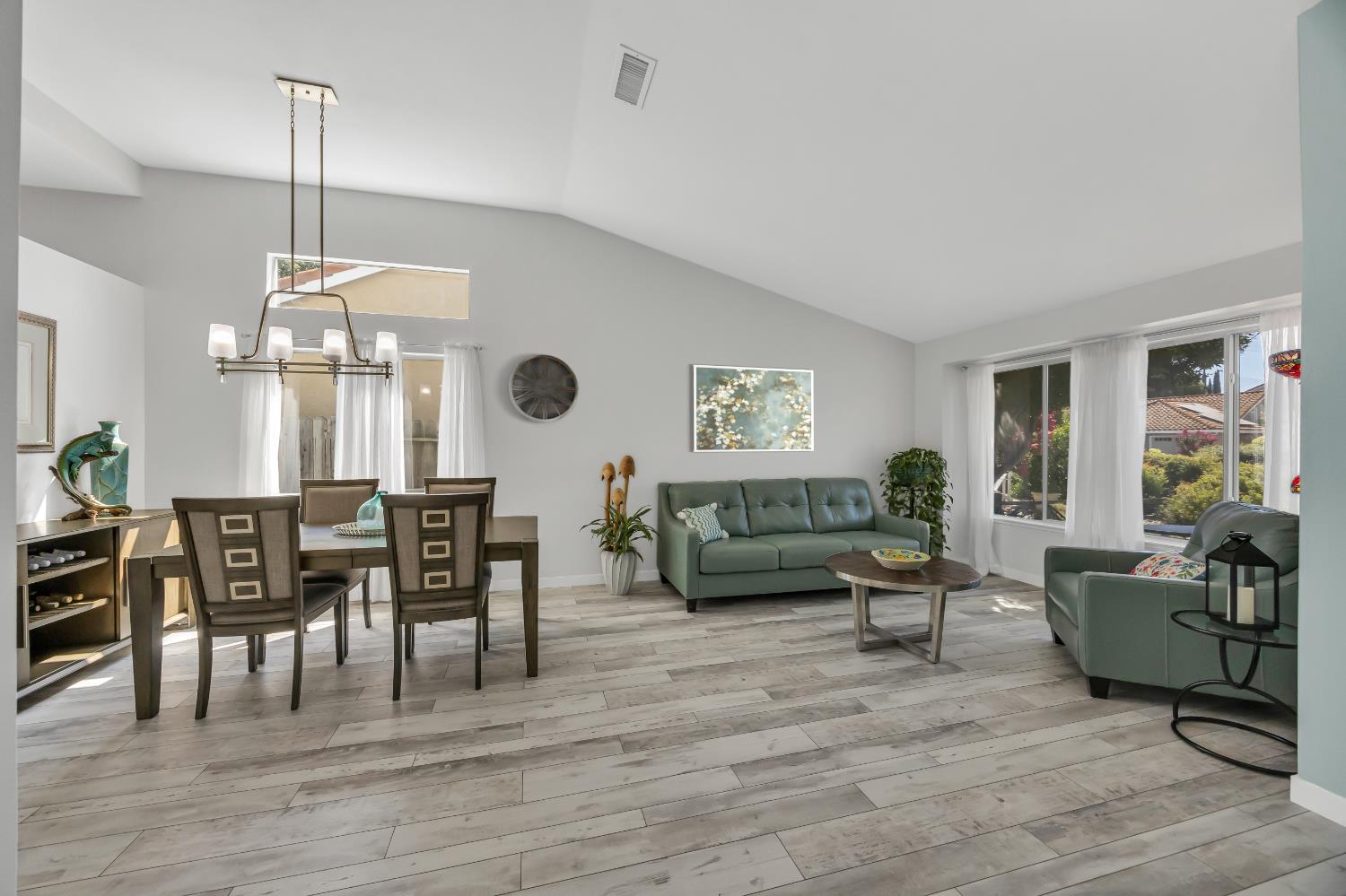 Detail Gallery Image 7 of 57 For 5112 Charter Ct, Rocklin,  CA 95765 - 4 Beds | 2 Baths