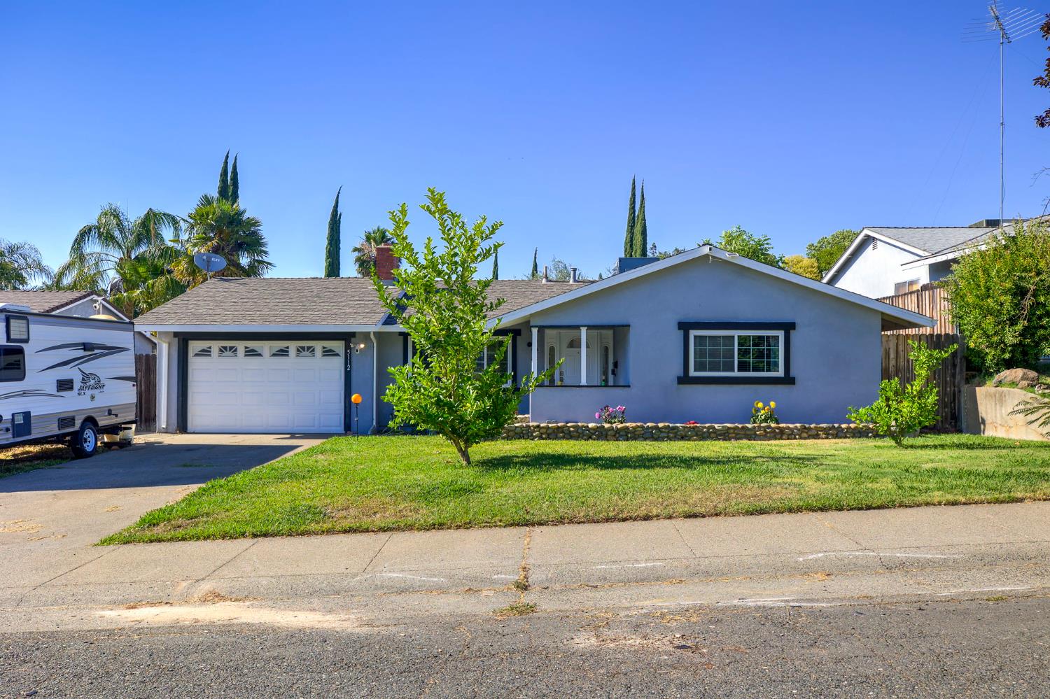 Detail Gallery Image 1 of 29 For 5112 Rabeneck Way, Fair Oaks,  CA 95628 - 3 Beds | 1 Baths