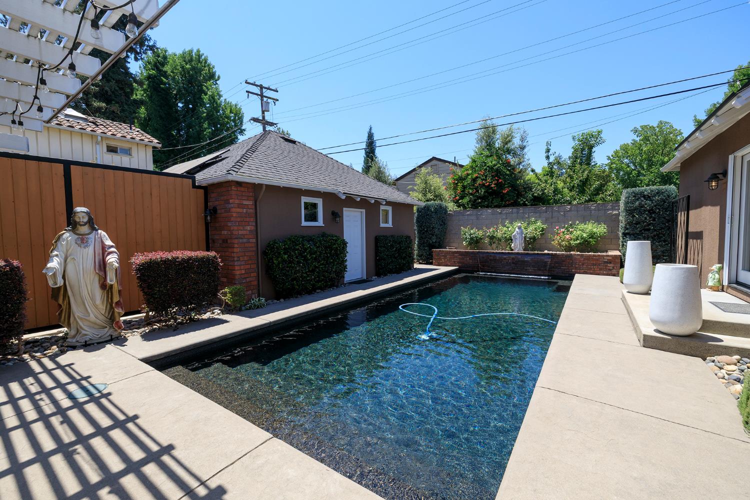 Detail Gallery Image 51 of 56 For 1009 Sycamore Ave, Modesto,  CA 95350 - 3 Beds | 2/1 Baths