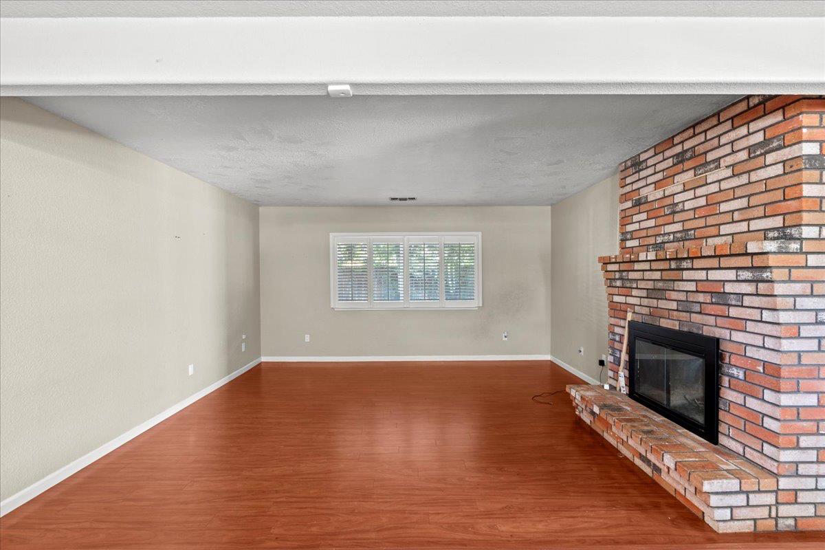 Detail Gallery Image 3 of 34 For 1300 Grover Dr, Modesto,  CA 95351 - 3 Beds | 2/1 Baths