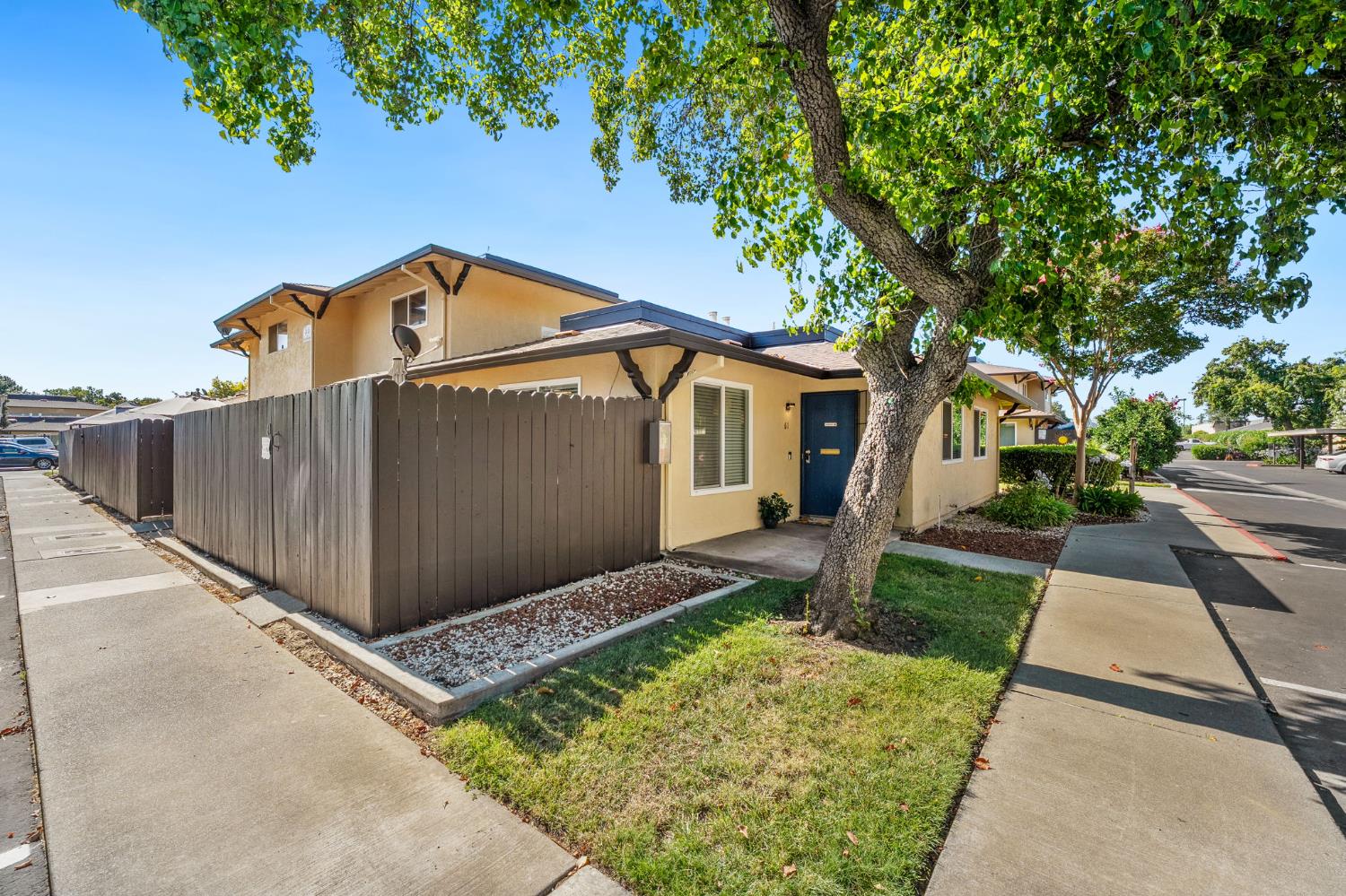 Detail Gallery Image 1 of 17 For 56 W Elliot St #61,  Woodland,  CA 95695 - 3 Beds | 2 Baths