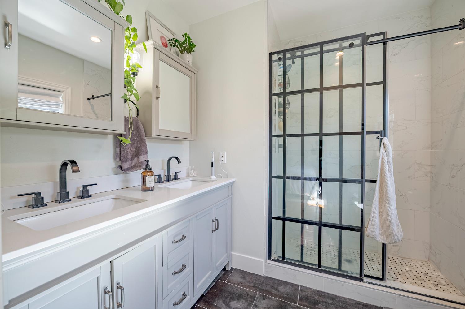 Detail Gallery Image 38 of 42 For 400 E 21st St, Merced,  CA 95340 - 3 Beds | 1/1 Baths