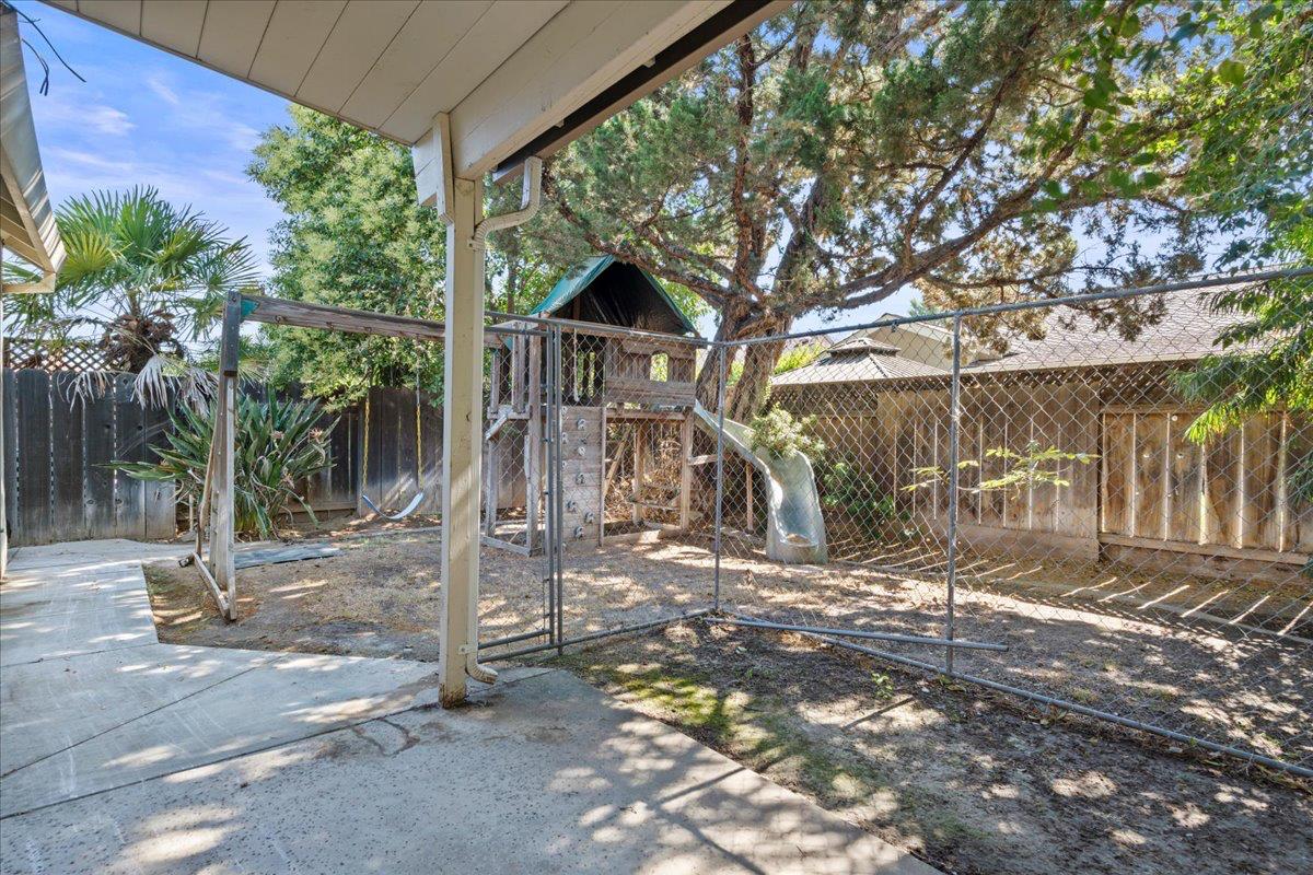 Detail Gallery Image 29 of 34 For 1300 Grover Dr, Modesto,  CA 95351 - 3 Beds | 2/1 Baths