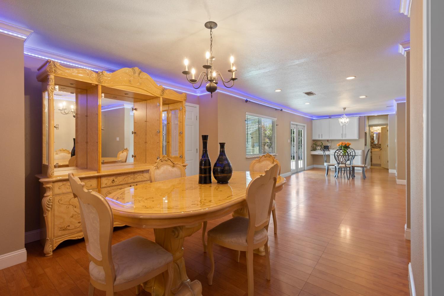 Detail Gallery Image 17 of 64 For 6732 Bismarck Dr, North Highlands,  CA 95660 - 5 Beds | 2/1 Baths