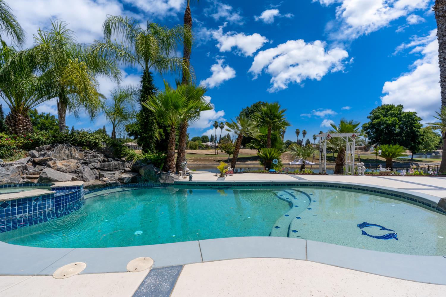 Detail Gallery Image 18 of 96 For 6663 Desert Springs St, Chowchilla,  CA 93610 - 5 Beds | 4 Baths
