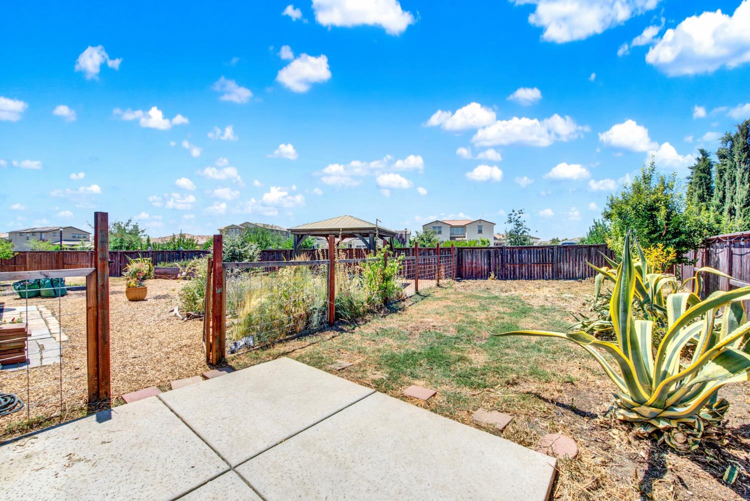 Detail Gallery Image 49 of 72 For 2200 Russell Cir, Woodland,  CA 95776 - 3 Beds | 2/1 Baths