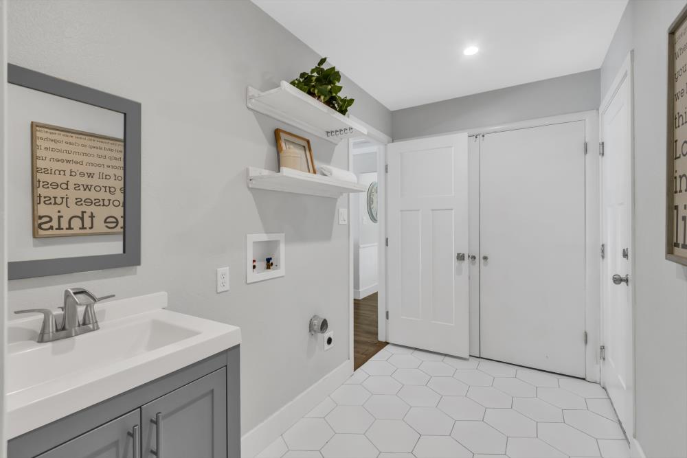 Detail Gallery Image 32 of 63 For 3825 Maudray Way, Carmichael,  CA 95608 - 3 Beds | 2/1 Baths