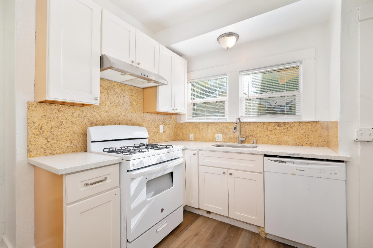 Detail Gallery Image 23 of 47 For 911 Cross St, Woodland,  CA 95695 - – Beds | – Baths