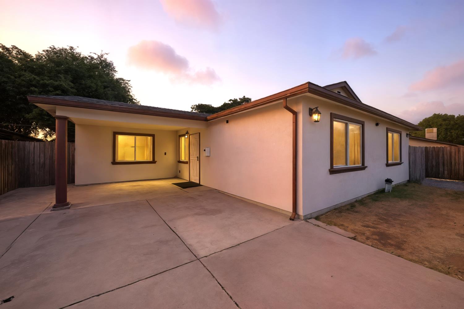 Detail Gallery Image 1 of 49 For 6147 Orsi Cir, Carmichael,  CA 95608 - 4 Beds | 2/1 Baths