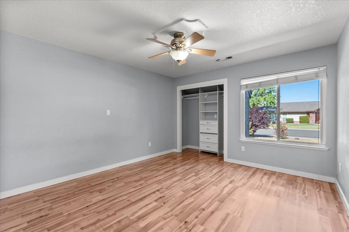 Detail Gallery Image 16 of 34 For 1300 Grover Dr, Modesto,  CA 95351 - 3 Beds | 2/1 Baths