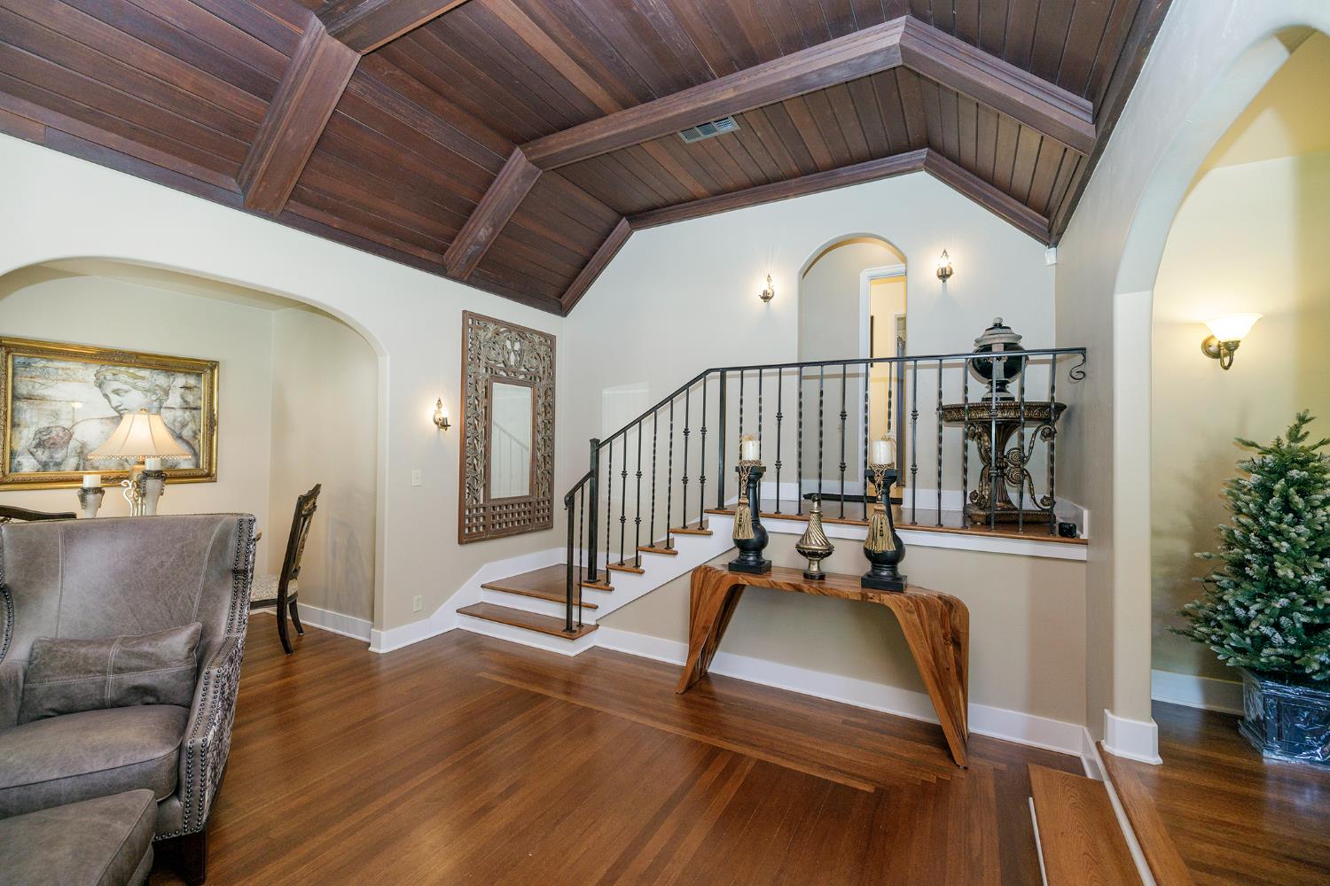 Detail Gallery Image 11 of 56 For 1009 Sycamore Ave, Modesto,  CA 95350 - 3 Beds | 2/1 Baths