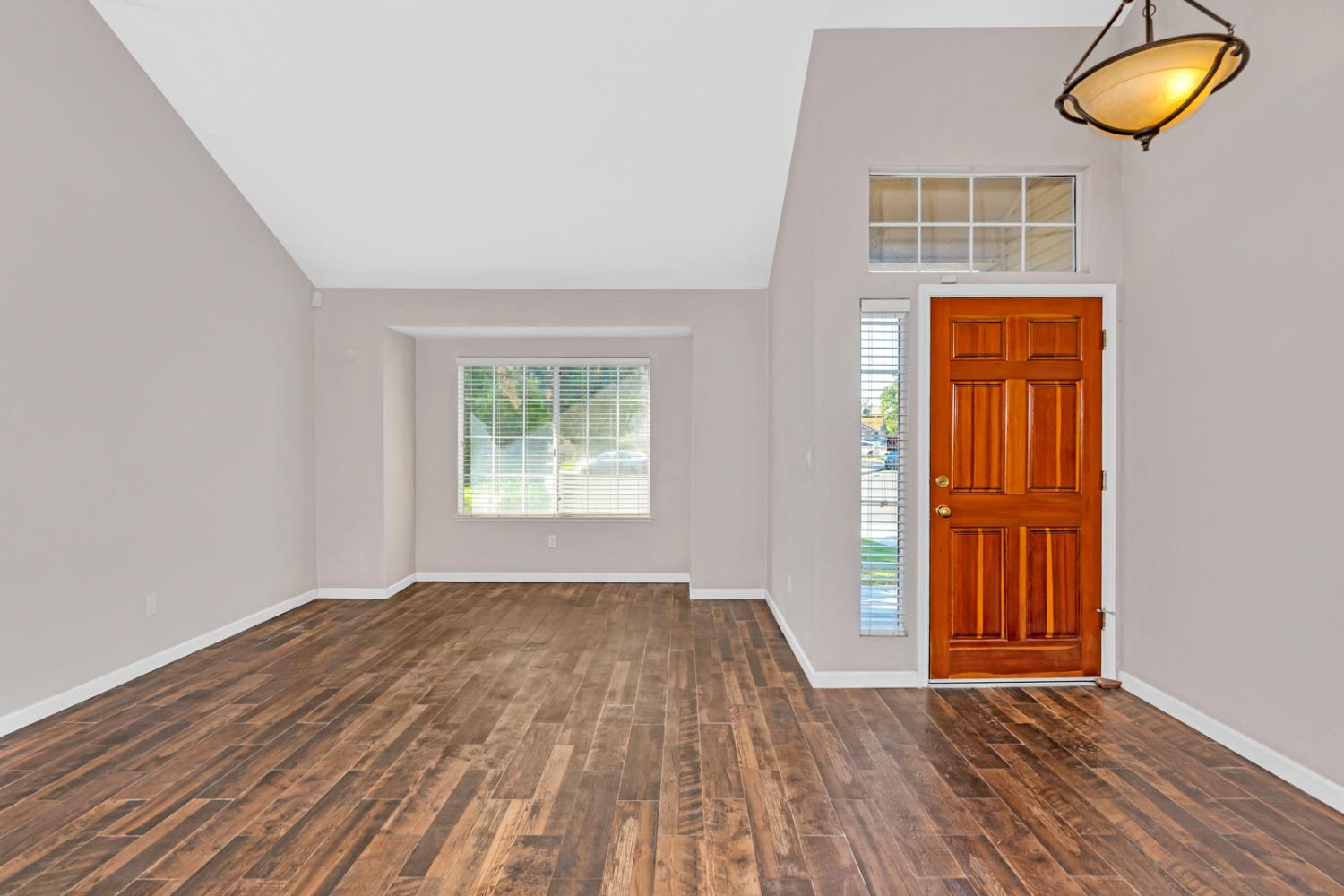 Detail Gallery Image 8 of 58 For 92 Tangelo St, Los Banos,  CA 93635 - 3 Beds | 2/1 Baths