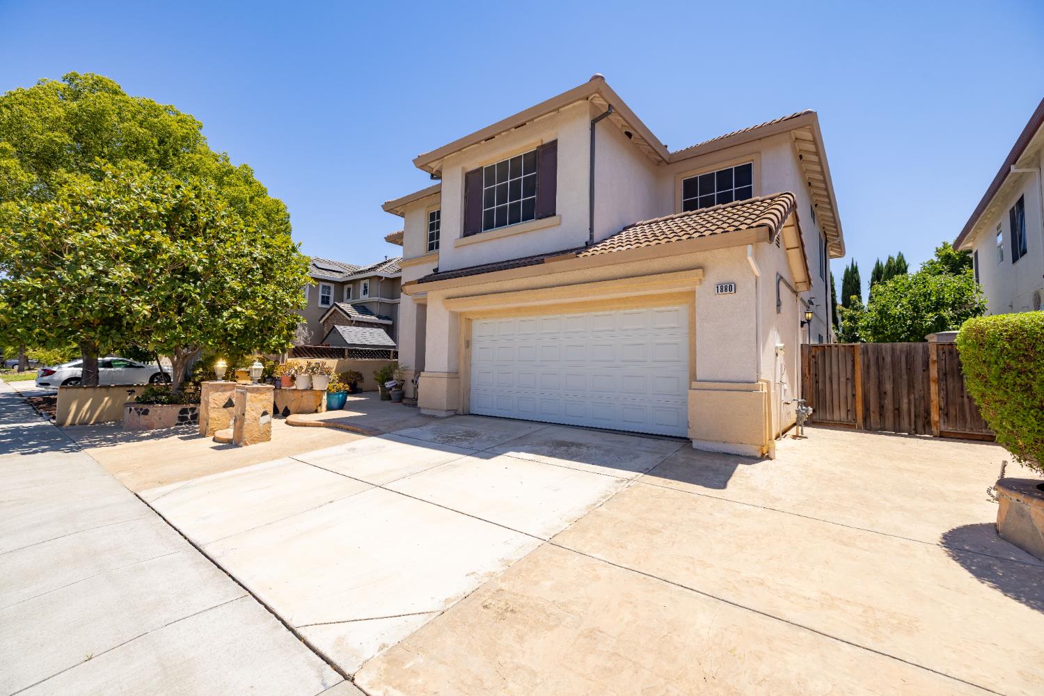 Detail Gallery Image 3 of 65 For 1880 Persimmon Way, Tracy,  CA 95376 - 5 Beds | 3 Baths