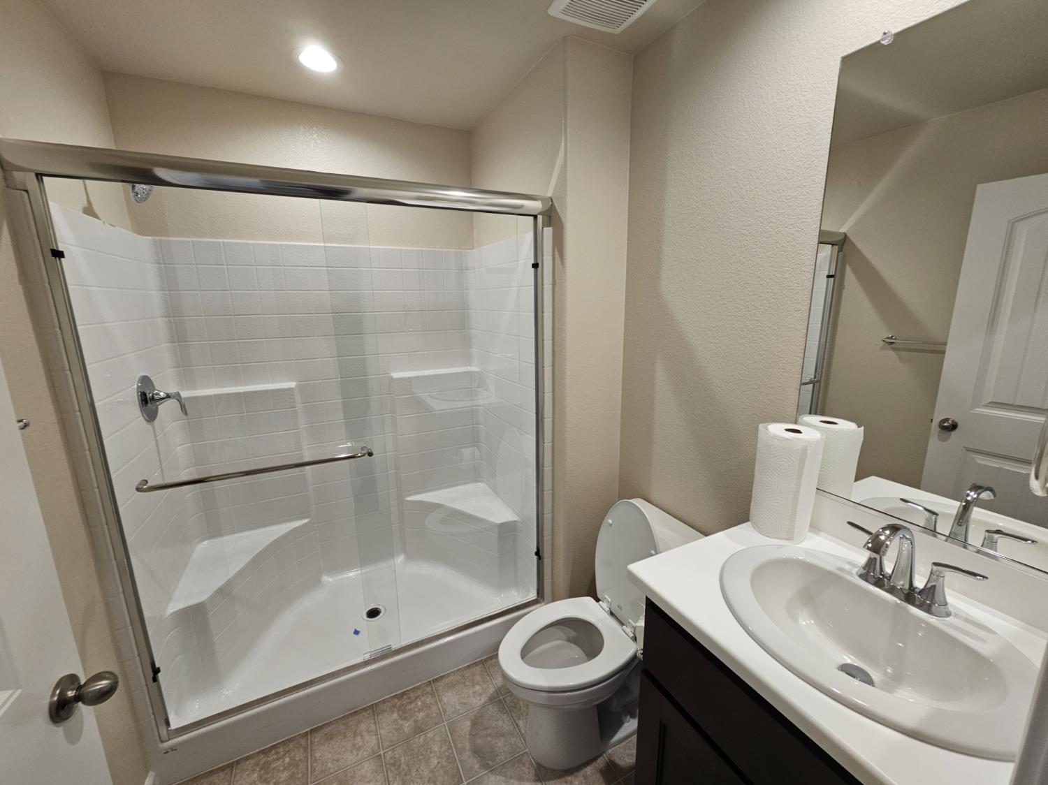 Detail Gallery Image 3 of 16 For 908 Terranova Ct, Stockton,  CA 95204 - 4 Beds | 3 Baths