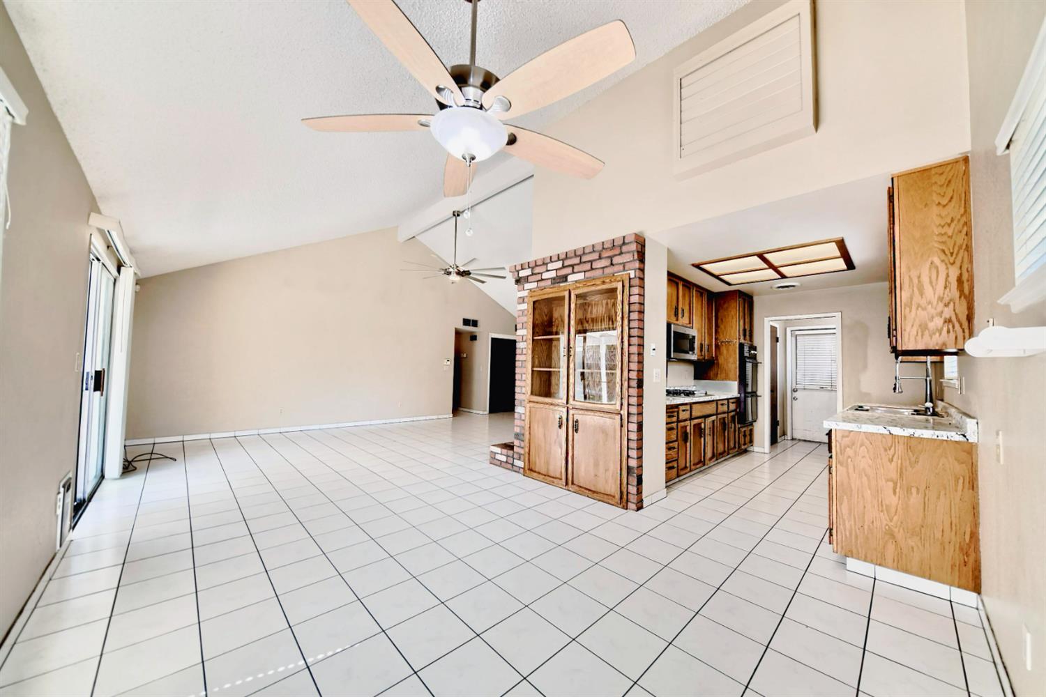 Detail Gallery Image 13 of 79 For 1516 Palmdale Dr, Modesto,  CA 95355 - 3 Beds | 2 Baths