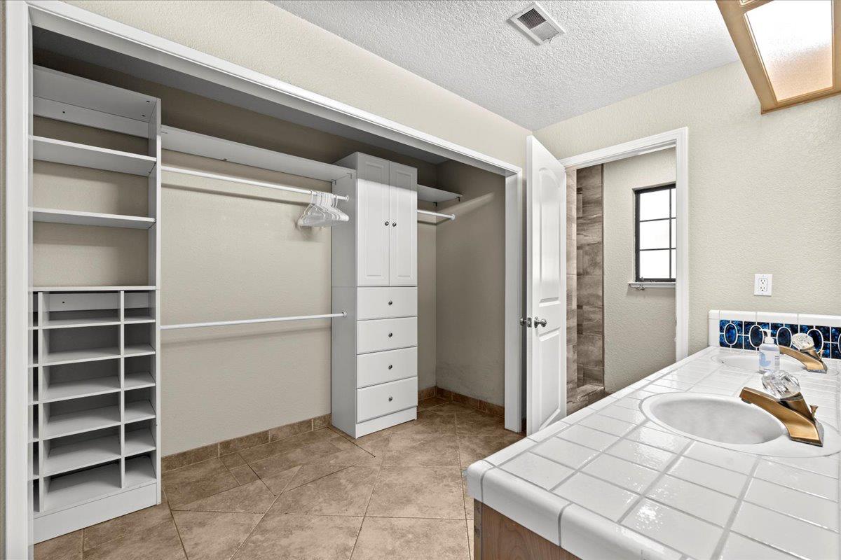 Detail Gallery Image 19 of 34 For 1300 Grover Dr, Modesto,  CA 95351 - 3 Beds | 2/1 Baths