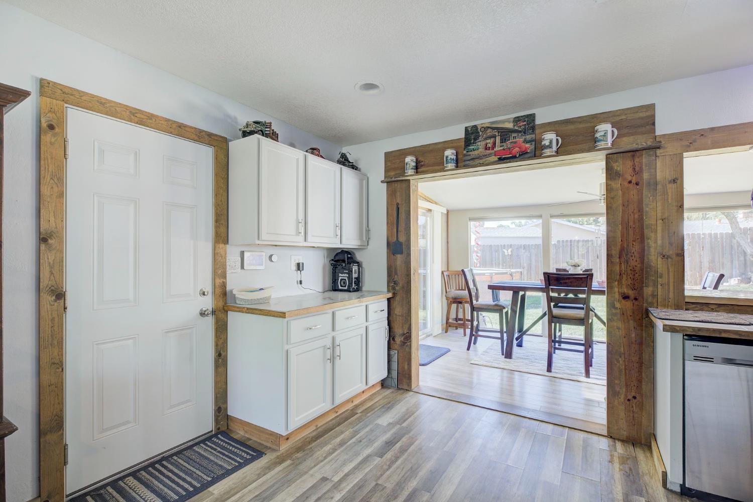 Detail Gallery Image 14 of 29 For 5112 Rabeneck Way, Fair Oaks,  CA 95628 - 3 Beds | 1 Baths