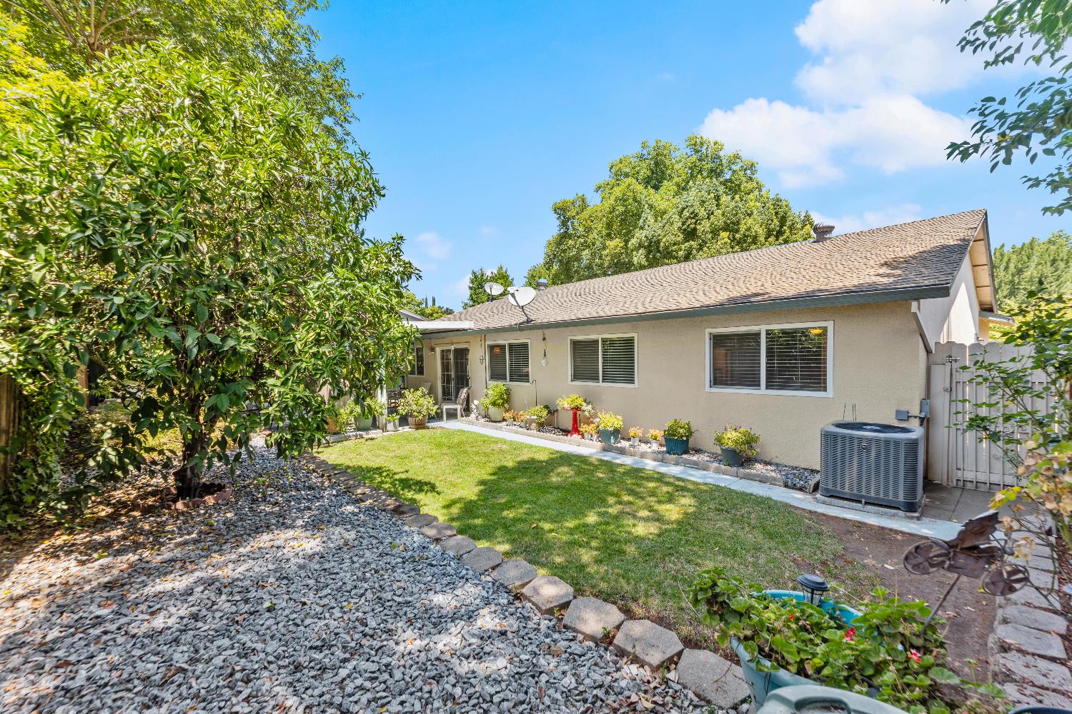 Detail Gallery Image 31 of 39 For 8852 Salmon Falls Dr, Sacramento,  CA 95826 - 3 Beds | 2 Baths