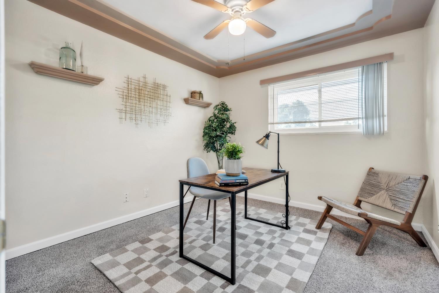 Detail Gallery Image 5 of 33 For 8888 Tahiti Ct, Orangevale,  CA 95662 - 4 Beds | 2 Baths