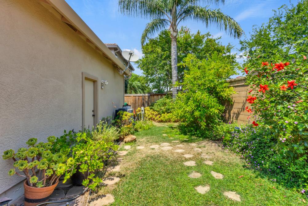 Detail Gallery Image 52 of 62 For 107 Dragonfly Cir, Sacramento,  CA 95834 - 3 Beds | 2 Baths