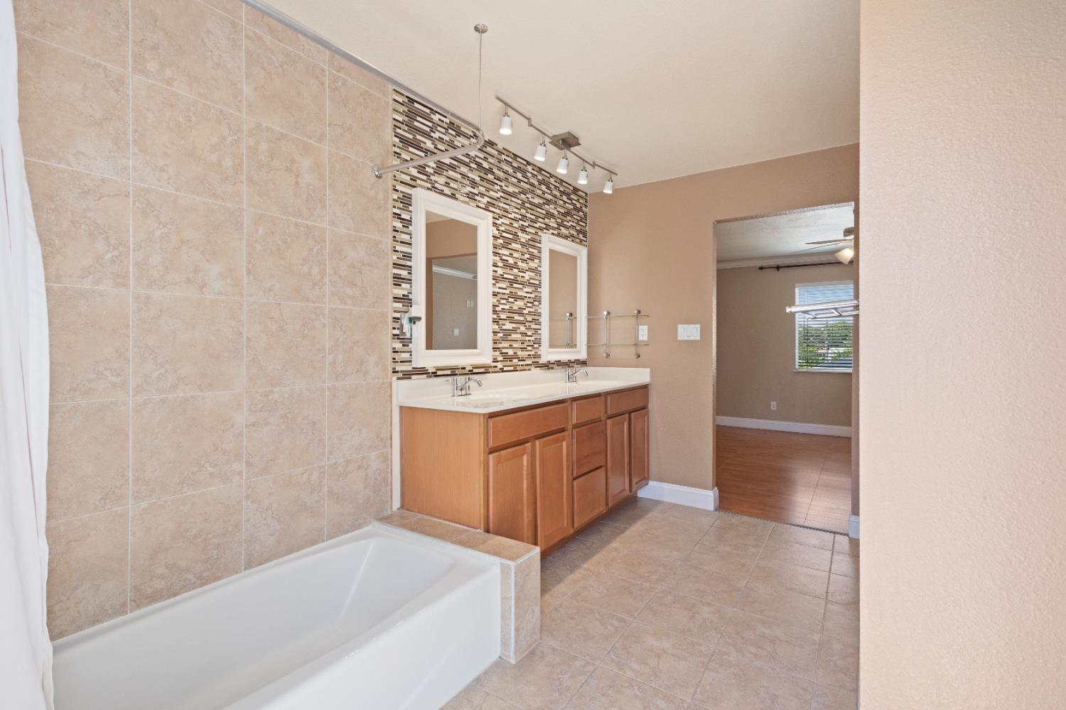 Detail Gallery Image 40 of 64 For 6732 Bismarck Dr, North Highlands,  CA 95660 - 5 Beds | 2/1 Baths